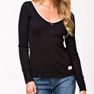  - Odd molly långärmad T-shirt. Använd ett fåtal gånger. Strl XS. Bild lånad från Google.
Köparen står för frakten, betalning sker via swish!