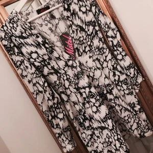  - Ny klänning från Nelly, aldrig använd! 