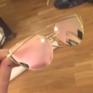  - Oanvända solbrillor! 