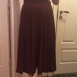  - Vida, mjuka byxor i rött