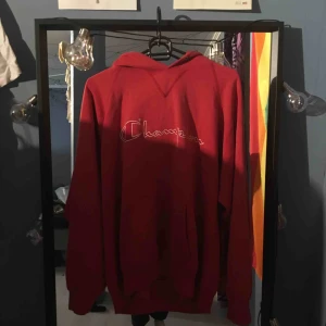  - mysig champion hoodie, skriv för bättre bilder:) 