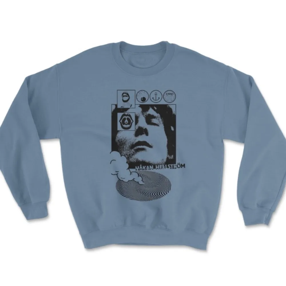 Helt oanvänd sweatshirt från Håkan Hellström. Etiketten är kvar. Nypris 549kr första bilden är från Håkan Hellströms hemsidan. . Tröjor & Koftor.