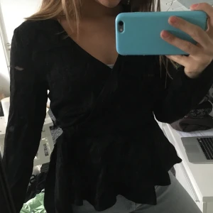 Festblus i ormskinn imitation  - Aldrig använd! 