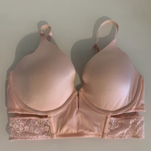 VS bh - 75D - En bh från Victoria Secret storlek 75D. Nypris ca 800kr, 150kr inklusive frakt ❤️