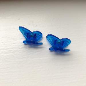 Blå butterflyclips som aldrig är använda, priset är för alla 3