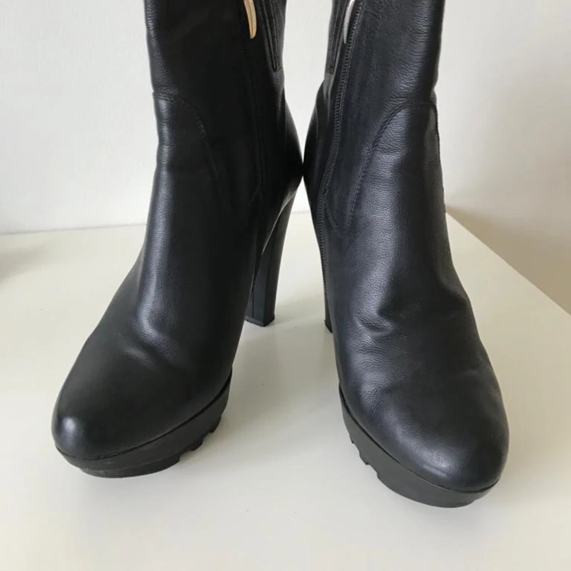 Ankelboots i svart skinn, Cesar Paciotti - 91