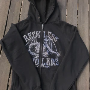 Reckless schalars hoodie - Helt oanvänd reckless hoodie, size M.