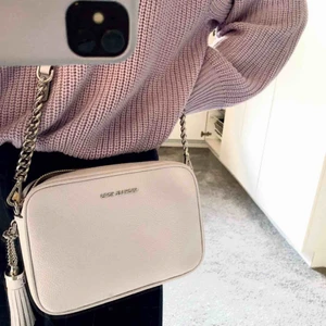  - Helt oanvänd, ”Michael Kors Jet Set MD Camera Bag Lavender Mist in purple” 💘