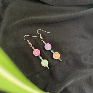 Örhängen - Otroligt vackra örhängen med ett bohemiskt stuk, aldrig använda, gjorda själv