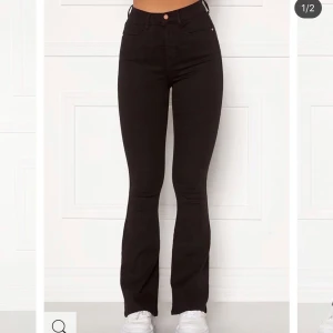 Bootcut jeans - Helt nya & oanvända, från bubbleroom, lågmidjade