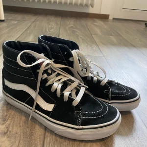 Vans Old Skool hi - Vans skor i bra skick. Frakt ingår.