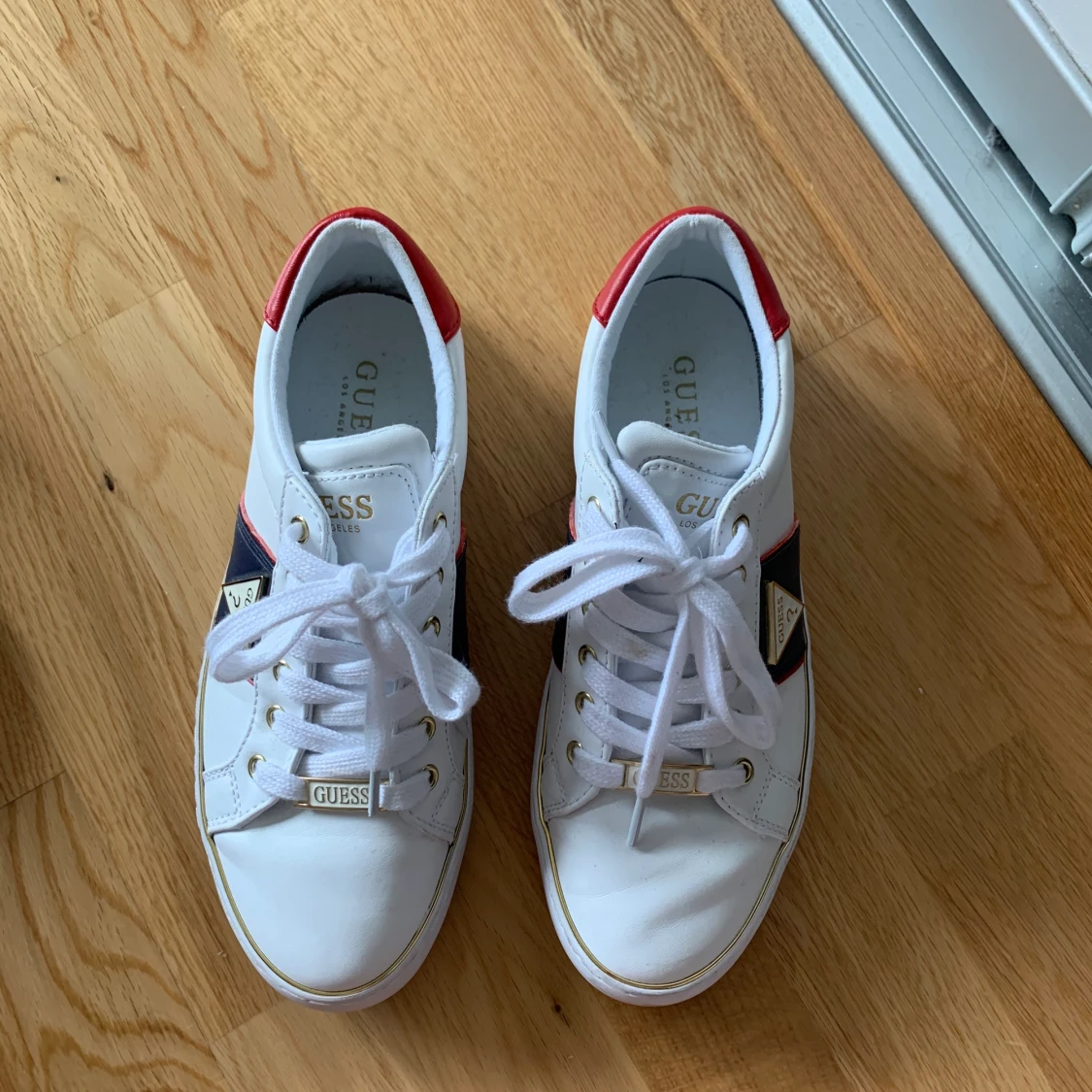 Guess skor strlk 39 - 90
