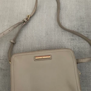 Tommy hilfiger  - En Tommy hilfiger väska 