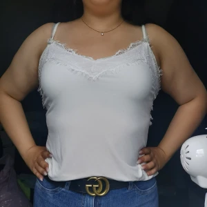 Vit linne - Aldrig använd köpt från new nyorker strl M