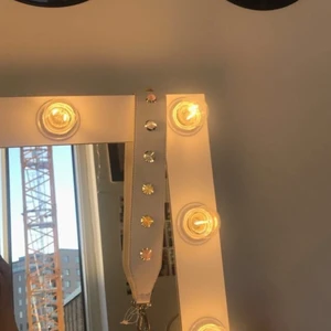 Väsk band - Säljer de har ass balla väskbandet som är så fint nu till sommaren💞 köpt för 250kr,nästan aldrig använt och fins inte att köpa i affär längre💞❤️🌈 Frakt 33kr men kan också mötas upp i Stockholm.