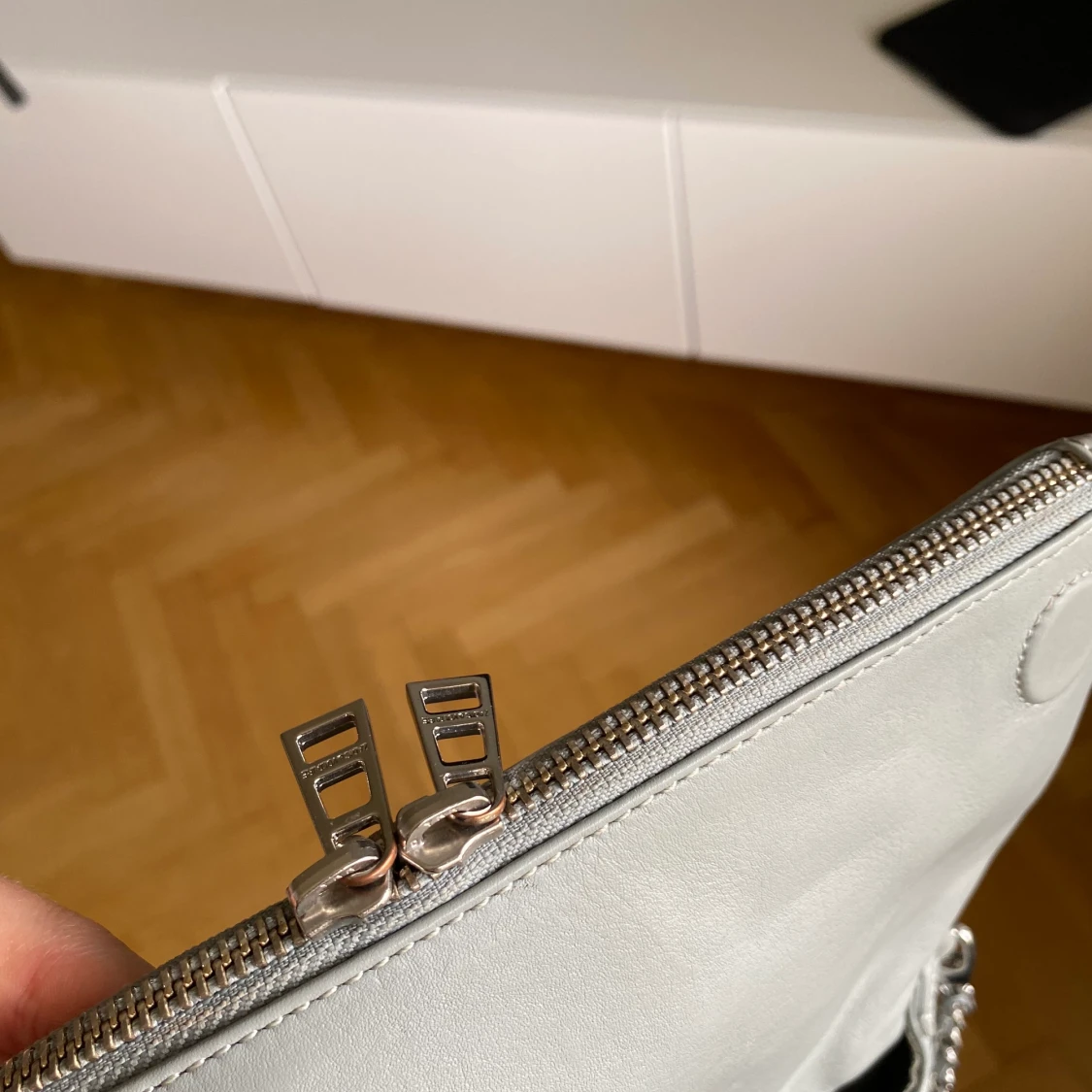 Fin ljusgrå väska från Zadig & Voltaire - 91