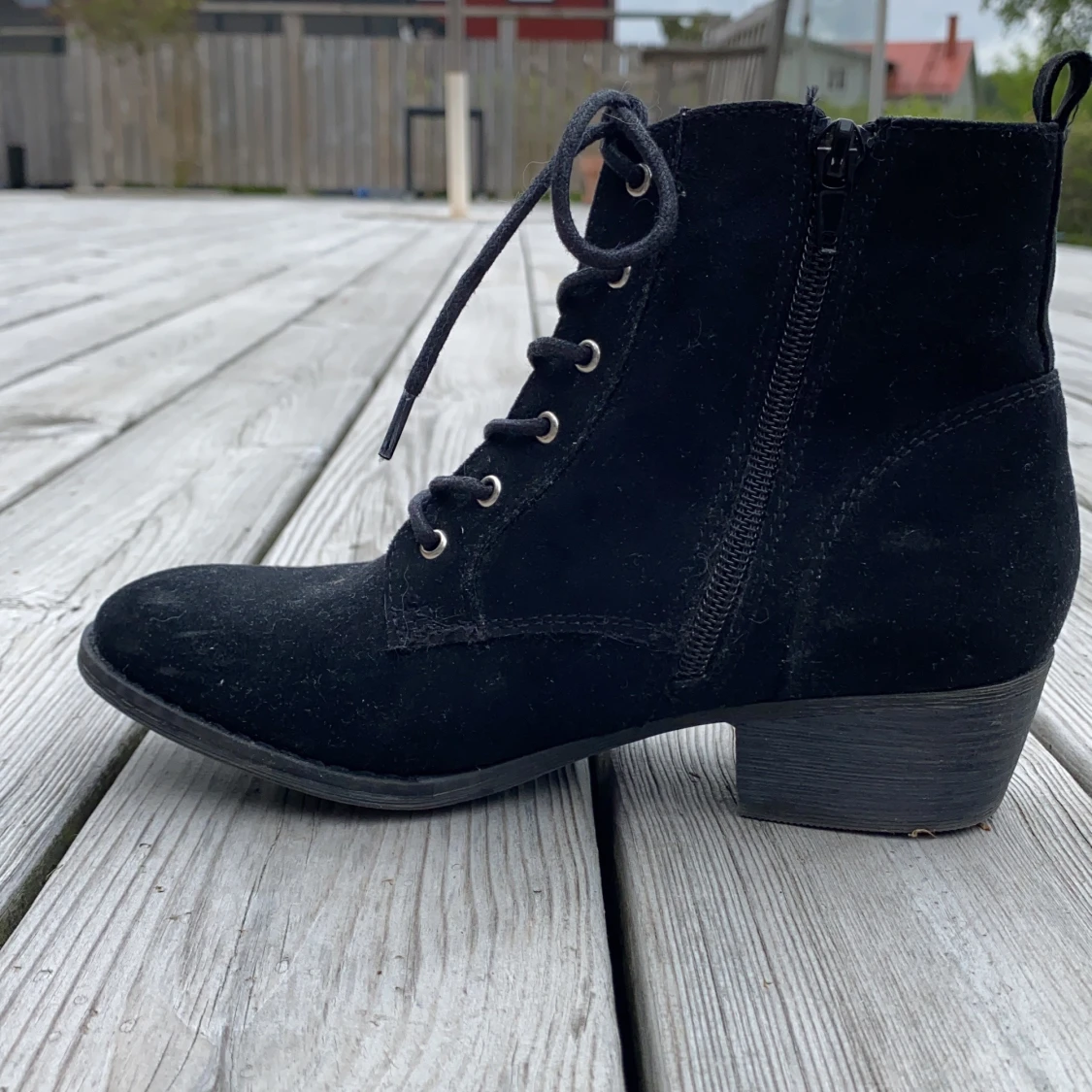 Svarta finskor ifrån Deichmann strl 35 - 90