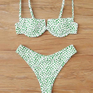  - Säljer denna bikini från Shein p g a att den var för liten. Aldrig använd endast provad en gång med kläder under. Skriv för fler bilder💕💕💕