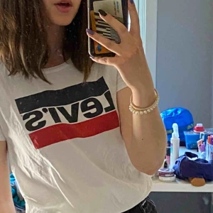  - Söt Levis tröja! Frakt tillkommer, kan möjligtvis mötas upp i Gbg 