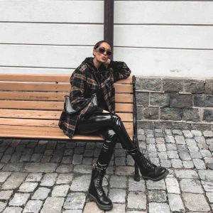  - Lackbyxor från Nelly  Hämtas i Sätra eller skickas (frakt tillkommer)