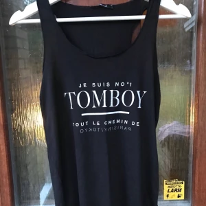 Linne med tryck - Storlek xsmall, aldrig använt. 30kr + 23kr frakt