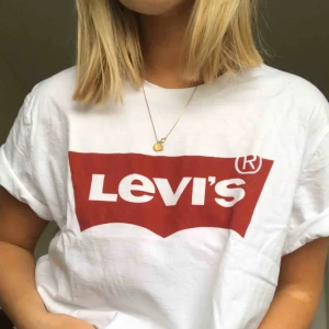  - #levis #tshirt