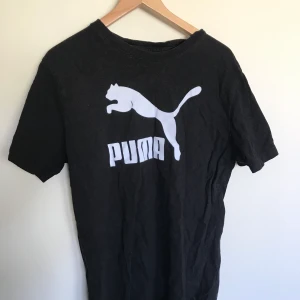 Puma t-shirt - T-shirt köpt från Humana för 80kr. Nyskick, skön, hel. Köparen står för eventuell frakt