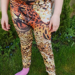 Tränings byxor leopard  - För mer information kontakta pris kan diskuteras
