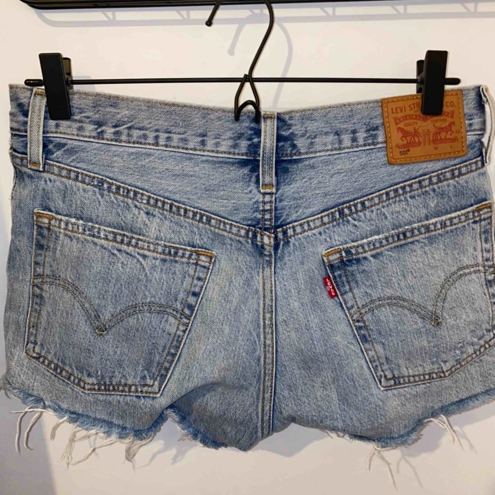 Säljer mina snygga shorts ifrån Levis då dom är försmå för mig. Använda ett antal gånger . Shorts.