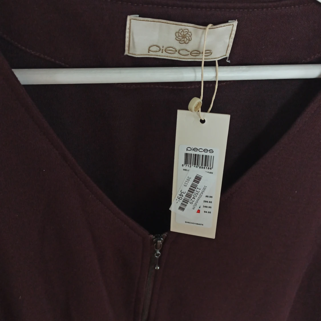 Kofta i sweatshirttyg aldrig använd - 91