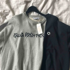  - Säljer nu min älskade gosha rubchinskiy combo logo sweat. Mycket bra pris!! Köpt på Paul & Friends 2018, kvitto finns! 🖤om fler är intresserade är det budgivning som gäller <3