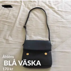 Axelbandsväska från Åhléns knappt använd 