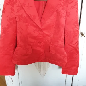  - Mkt fin siden kavaj av märket turnover,stl 34yttery 