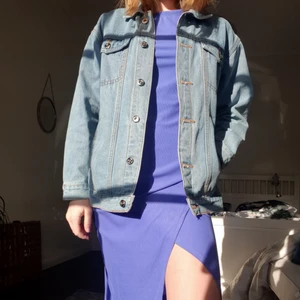  - Endast använd i sommras en kväll köpt från bik bok. Jag har xs men passar även en s. Köparen står för frakt 