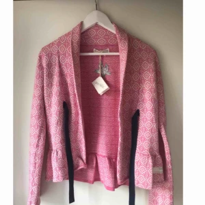  - Helt ny Odd-Molly kofta!  Nypris 1795kr  1000kr inklusive frakt säljer jag den för!  