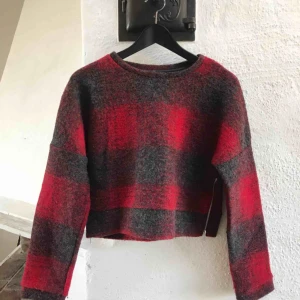  - Pullover från Mango i bra skick.