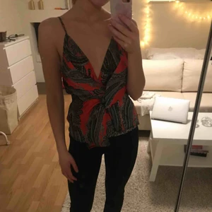  - Fint linne i fint mönster och material, säljer pga använder ej! Köparen står för frakten