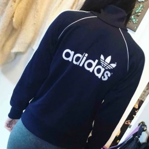  - En sip Adidas i fin skick 