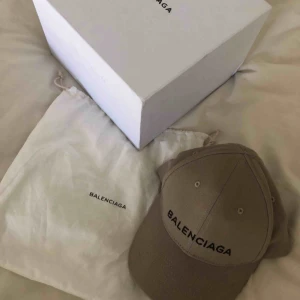  - Balenciaga beige cap