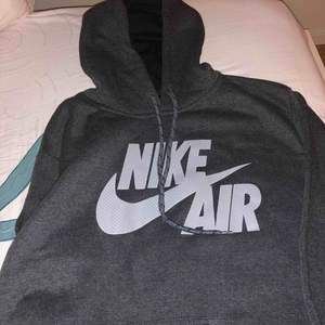 Nike hoodie (ny)