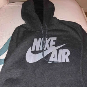  - Nike hoodie (ny)