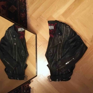  - Jofama by Kenza, skinnjacka. Sparsamt använd. Nypris: 3000:-