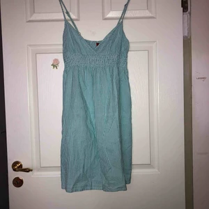  - Snygg sommarklänning inköpt från HM.