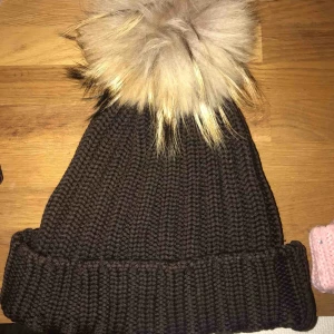  - Superfina pälsmössor i bra väldigt bra skick