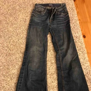  - Säljer dessa bootcut jeans från crocker i strl W-25 L-33 (XS-S) , nypris 799kr, mitt pris - 250kr💖💖