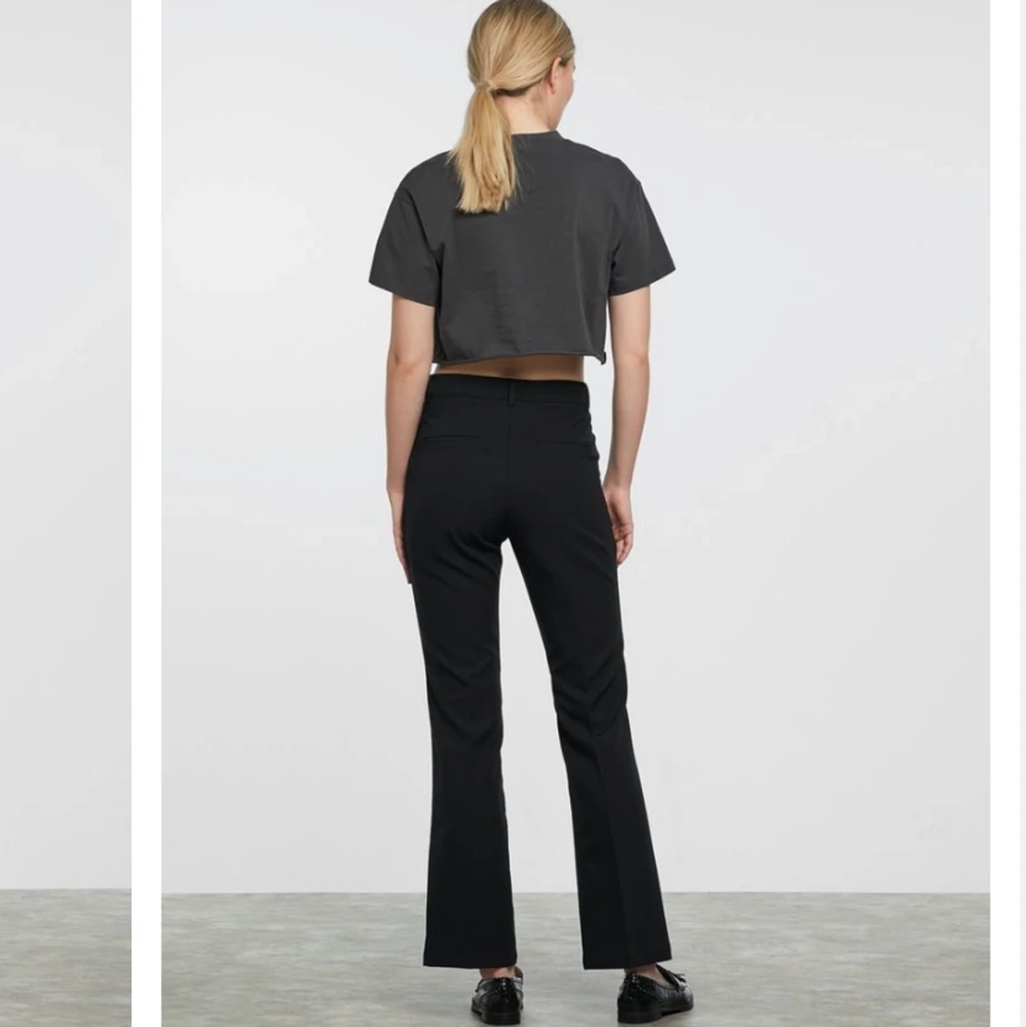 Svarta kostymbyxor  - 90