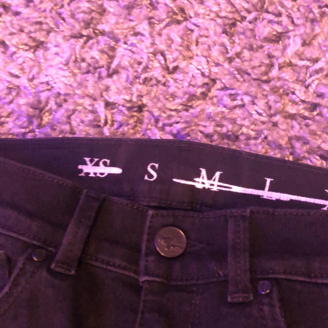 Håliga svarta jeans - 91