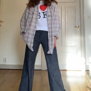 Twist & tango byxor - Byxor från twist & tango, ganska långa för mig som är 165 men går att vika upp!  Köpta secondhand och använda ca. 2 gånger av mig, tveka inte att höra av er vid frågor✨✨