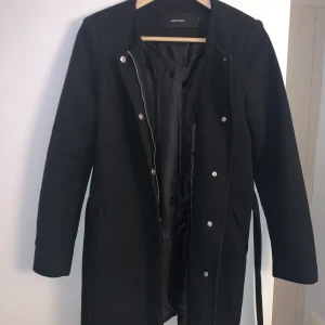 Vero moda kappa - Fin kappa, tror att jag köpte den för 299kr. Frakt 63kr