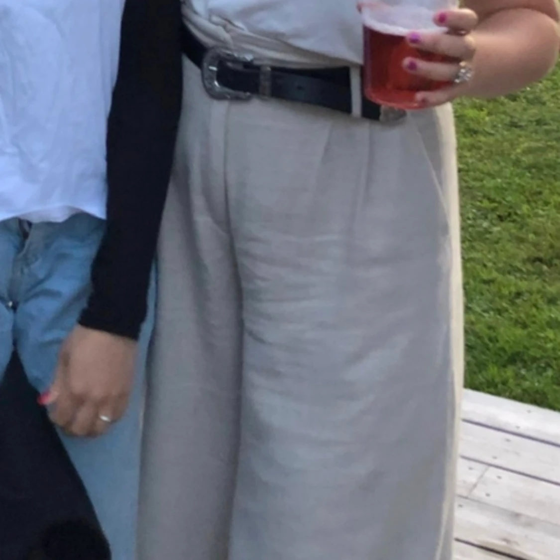 Högmidjade byxor från HM